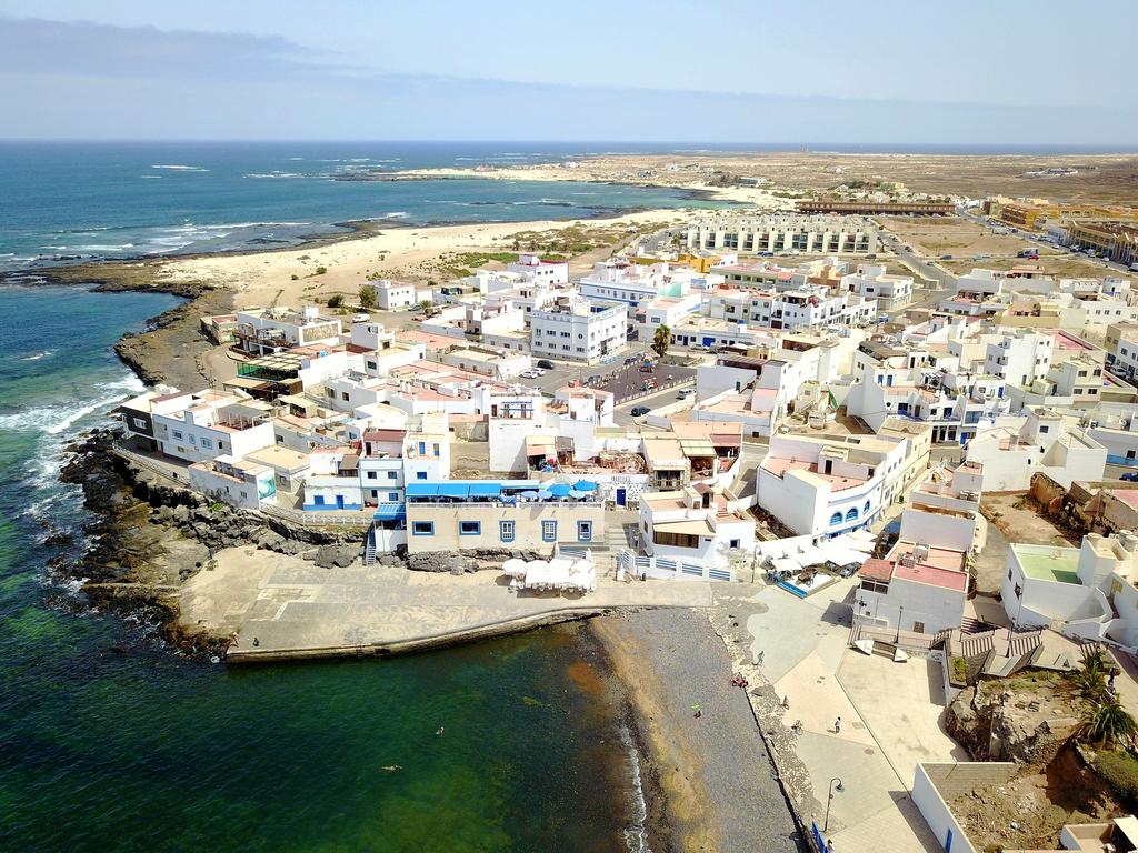 Los extranjeros compran 1 de cada 3 viviendas en Canarias