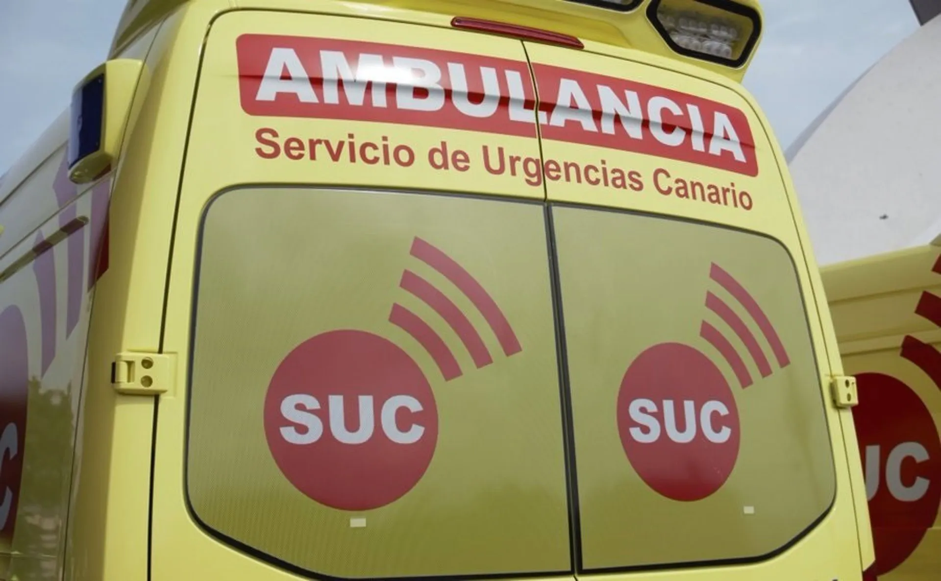 Young Man in Critical Condition After Falling from Third Floor of Hotel in Jandía