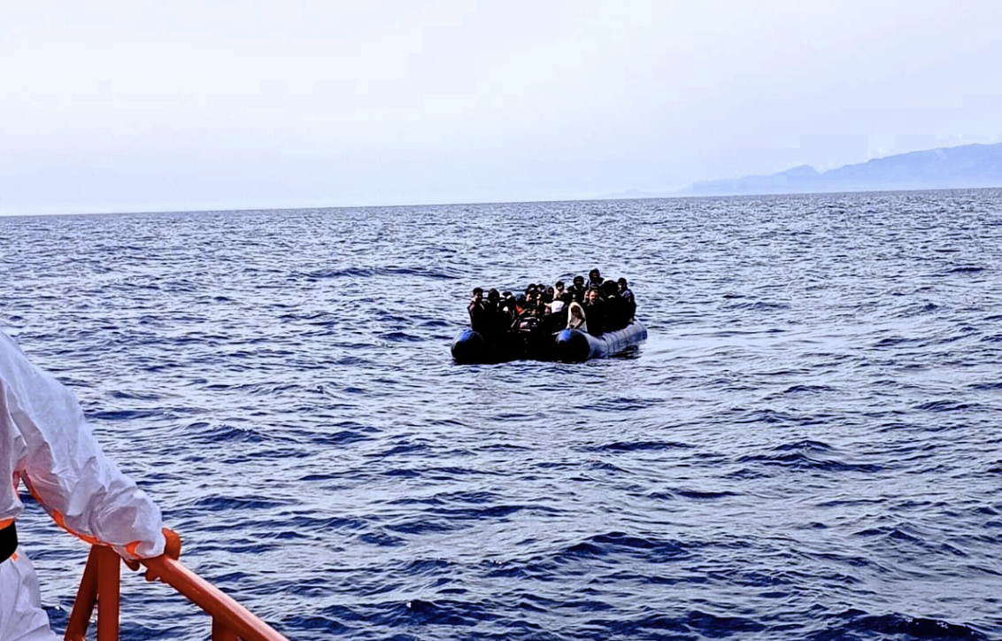Rescatada una neum&aacute;tica este domingo de pascua a 10 millas al sureste de Morro Jable