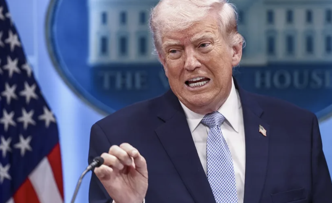 Trump recula y da dos semanas m&aacute;s a Ir&aacute;n