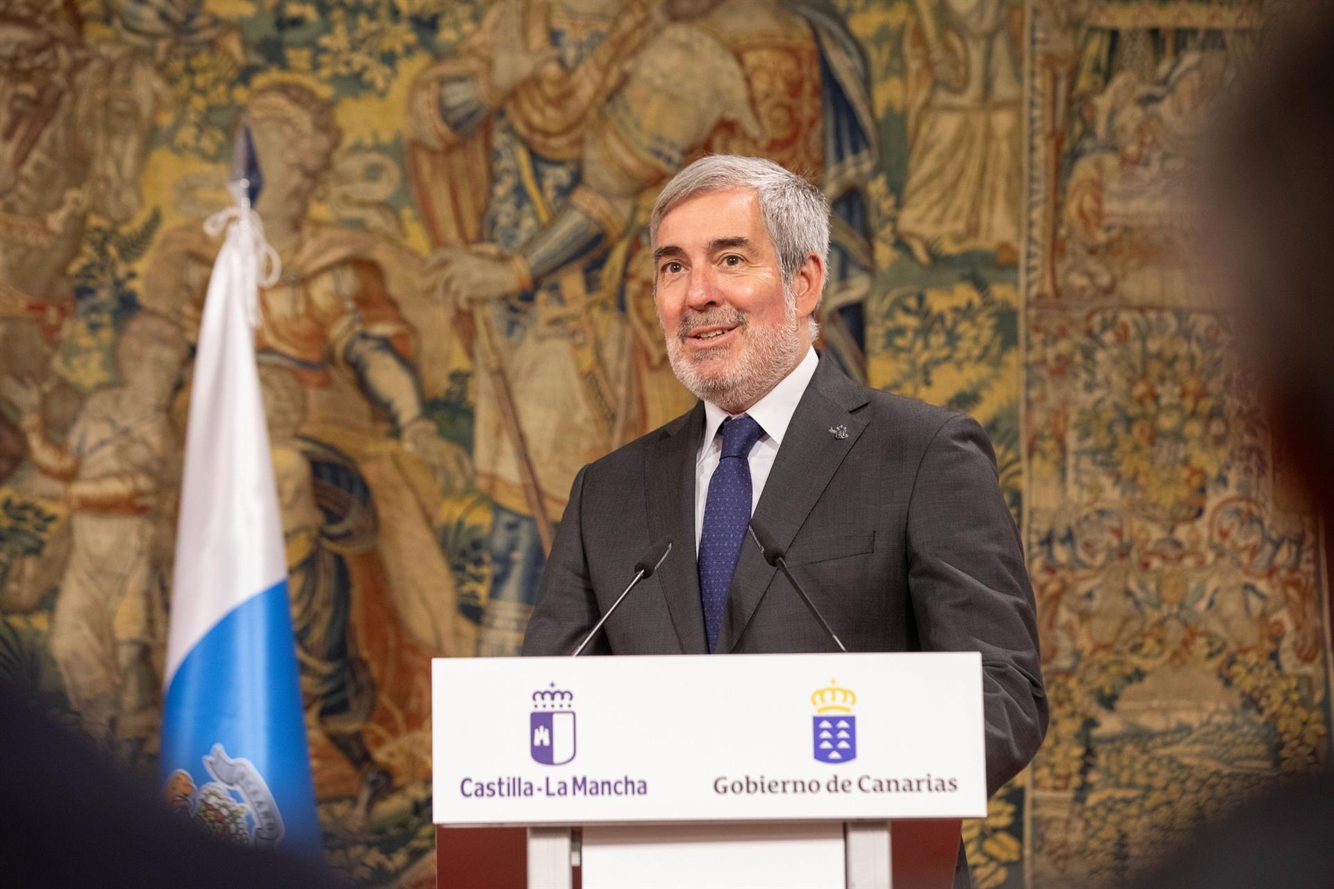 El presidente de Canarias llama a avanzar "en igualdad de condiciones que el resto de comunidades"