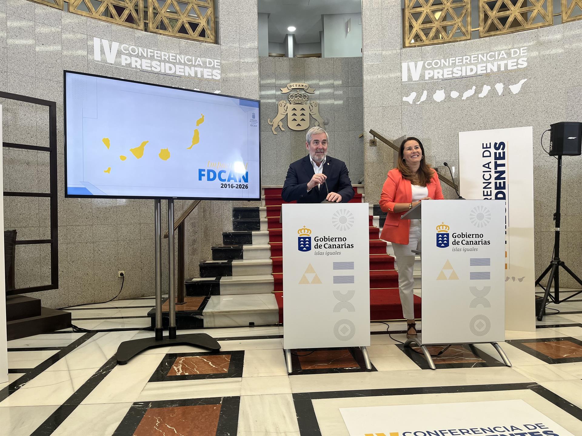 Fernando Clavijo y Lola Garc&iacute;a enfocan el FDCAN a vivienda y sanidad