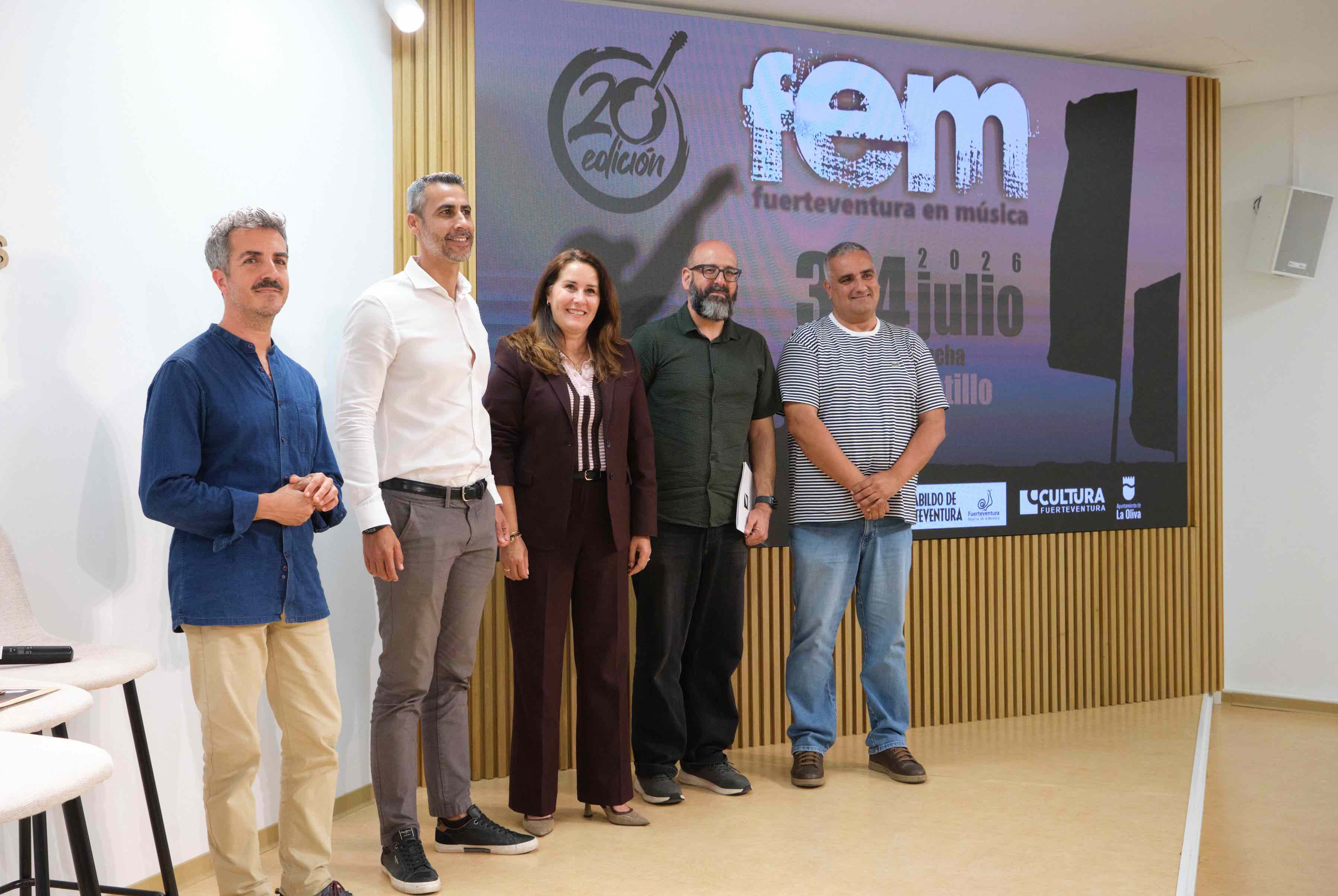 El Cabildo rinde homenaje a D&aacute;nia D&eacute;vora, inventora del Fuertem&uacute;sica
