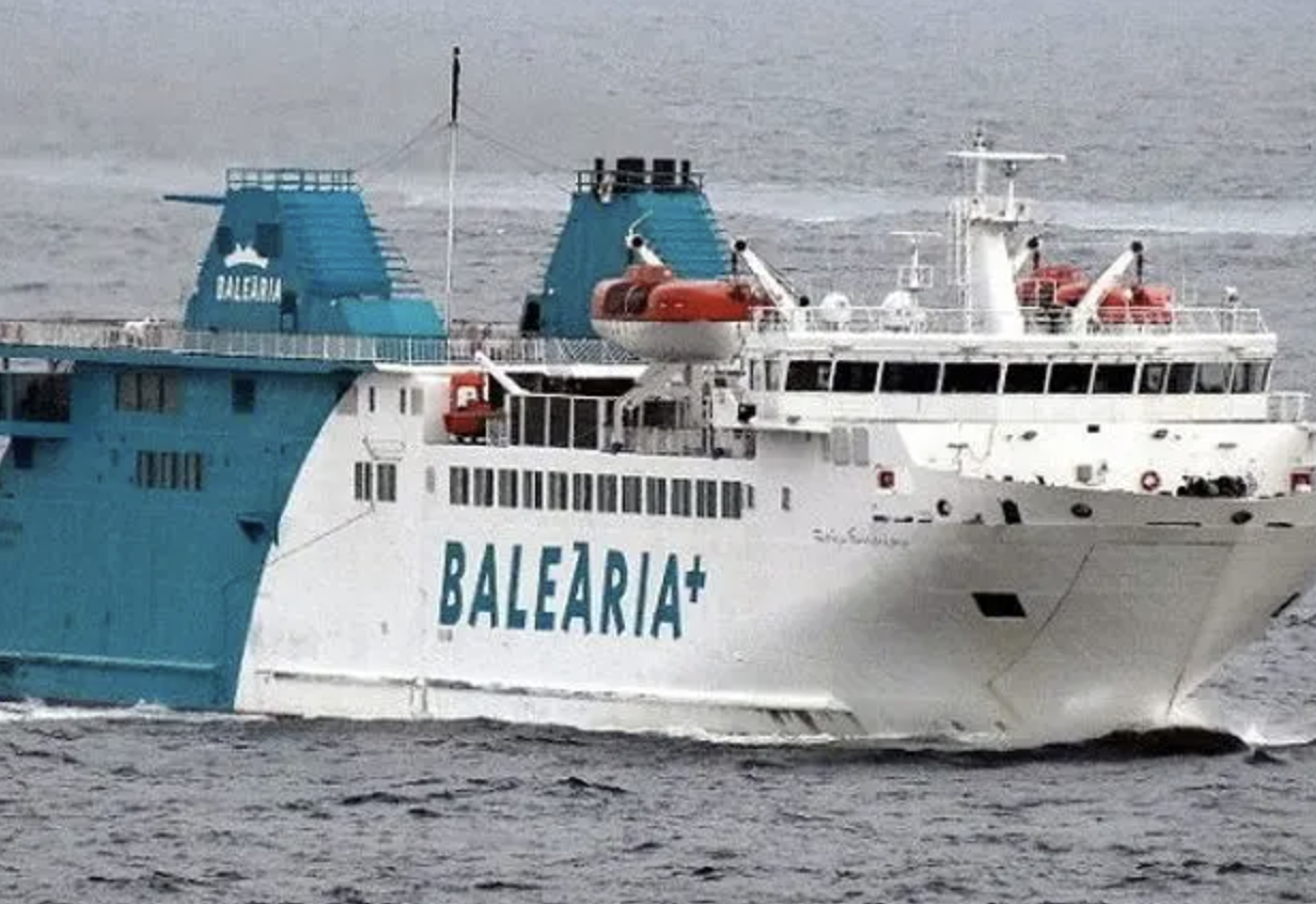 El ferry &ldquo;Passi&oacute; per Formentera&rdquo; de Balearia en la l&iacute;nea Playa Blanca-Corralejo