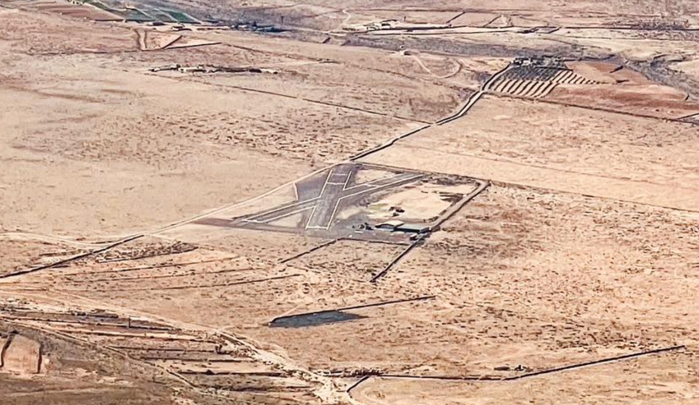 El estado incluye dos aer&oacute;dromos y nueve helipuertos en su propuesta de traspaso de competencias a Canarias