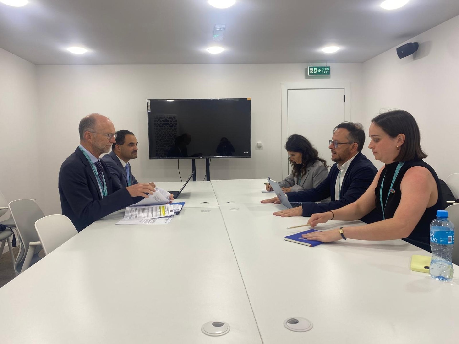 Canarias reivindica en el Foro Urbano Mundial limitaciones a la compra de vivienda por extranjeros