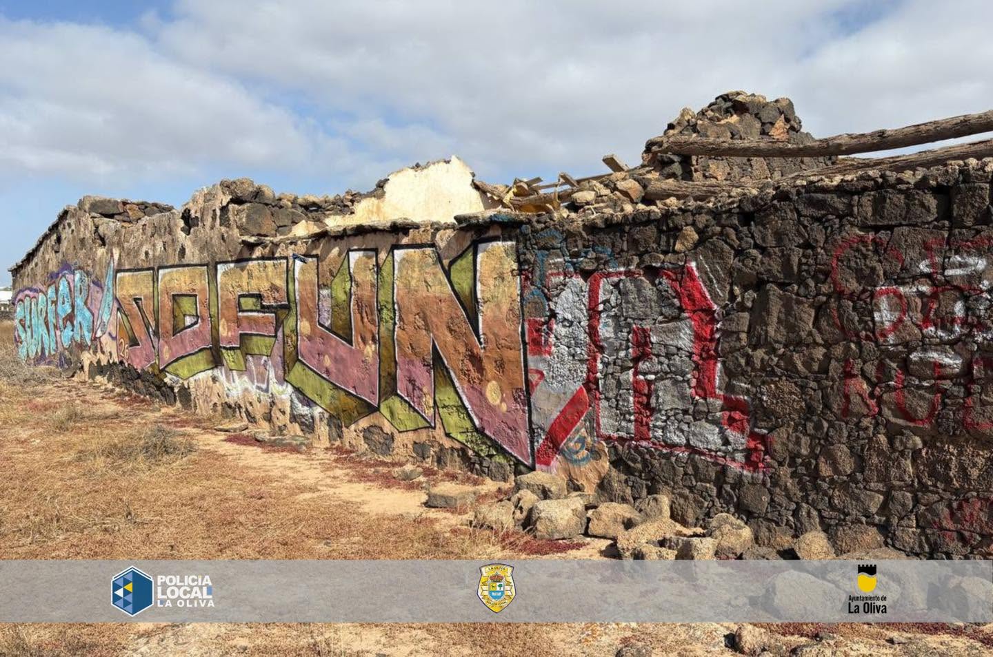 Detenido un v&aacute;ndalo por pintar sobre casas de piedra en Los Lajares