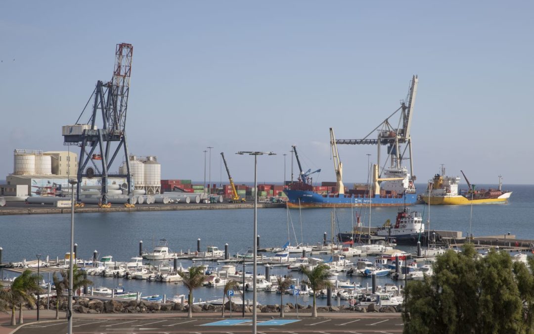 Canarias critica al Gobierno por la suspensi&oacute;n de la conexi&oacute;n mar&iacute;tima Fuerteventura-C&aacute;diz