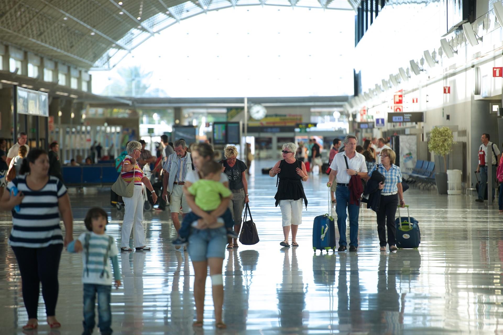 Detenidos con 3 kilos de hach&iacute;s en el aeropuerto
